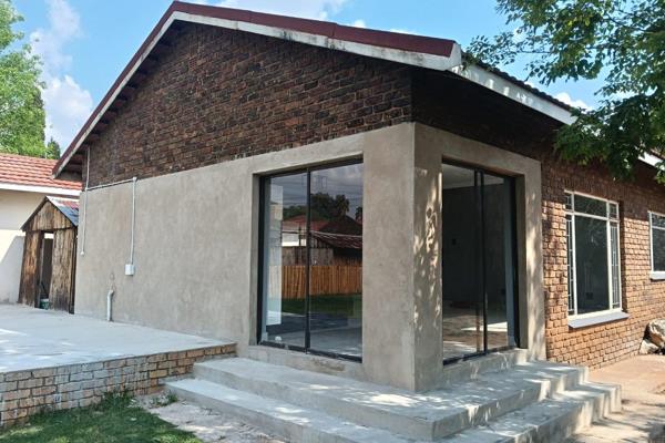Offered on dual mandate, this comfortable open plan living areas flowing seamlessly together . The home is tiled throughout, and offers ...