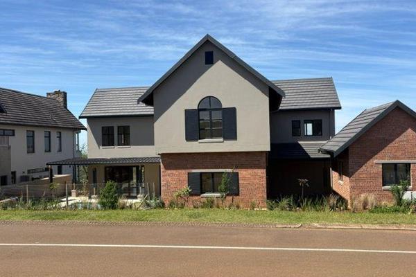 Exclusive Rental:

•	5 Bedrooms (5th bedroom separate domestic quarters) 
•	5 Bathrooms ...