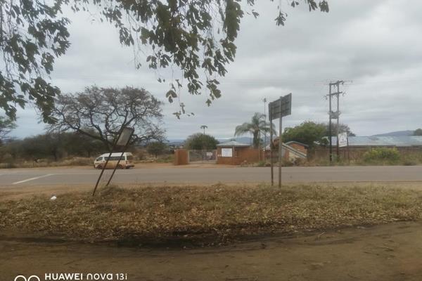 3200sqm Business Stand For Sale in Xigalo Village | Opposite Xigalo Clinic | Main Road

PRICE:
R 370 000

PROPERTY TYPE:
Vacant ...