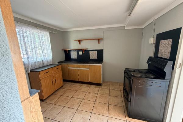 ?? One-Bedroom Flat Available from 1 October

A comfortable 1-bedroom, 1-bathroom flat is available from 1 October.

The property ...