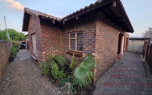 3 Bedroom House for sale in Danville