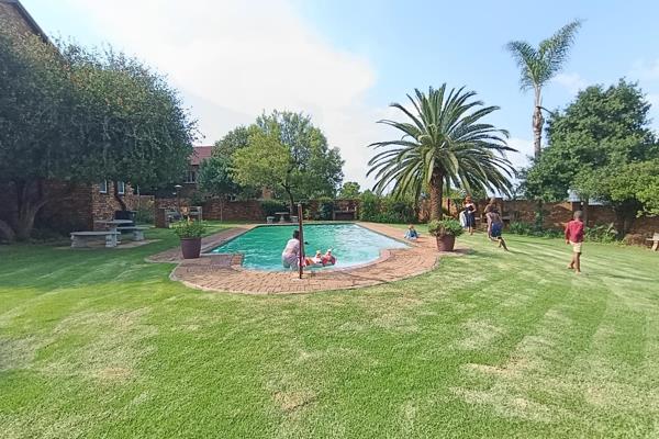 Enjoy comfortable, modern living in this stylish ground-floor apartment situated in the sought-after area of Zwartkop. The apartment ...