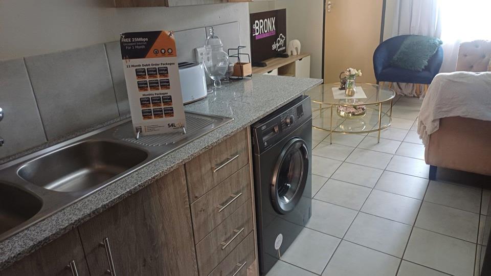 Listing number: P24-117654413, Image number: 2