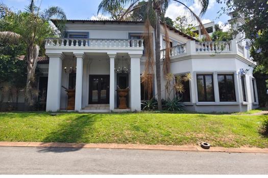 4 Bedroom House for sale in Matumi Golf Estate