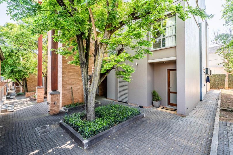 Listing number: P24-117659119, Image number: 2