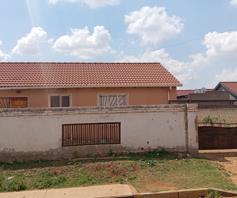 House for sale in Protea Glen