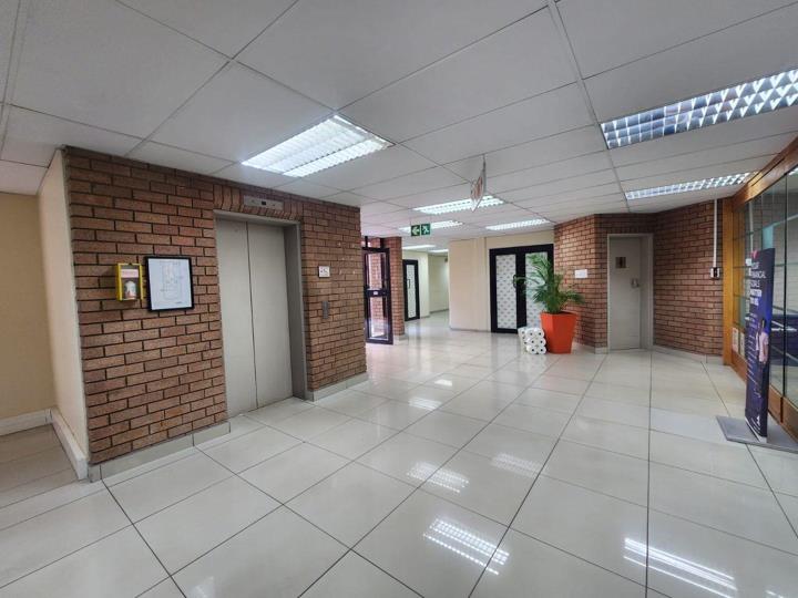Listing number: P24-117663858, Image number: 2, Image