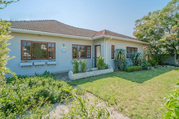 SOLE MANDATE

We are pleased to offer this family home for sale, The house-proud owners have maintained it in a good condition.

A wide ...