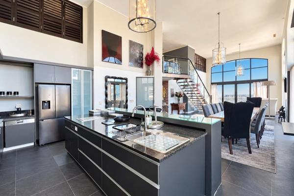 Spacious 260sqm Penthouse situated in The Rockwell, De Waterkant. The building is a 2 min walk from the Cape Quarter, has 24hr security ...