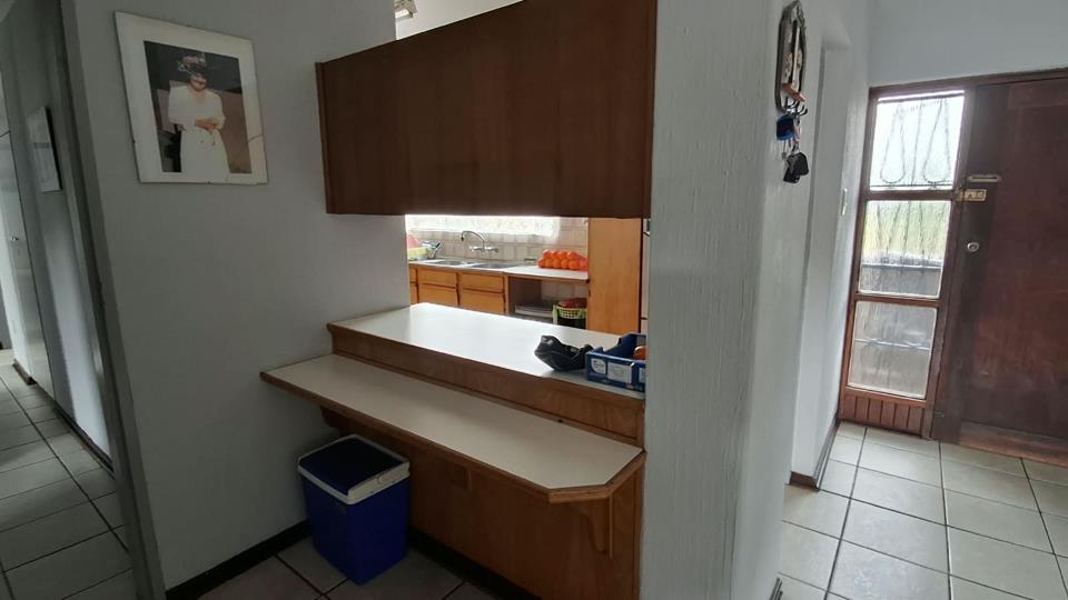 Listing number: P24-117668042, Image number: 2