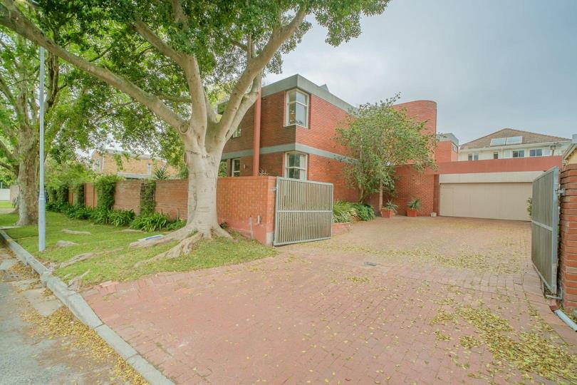 Listing number: P24-117669748, Image number: 3, Street view