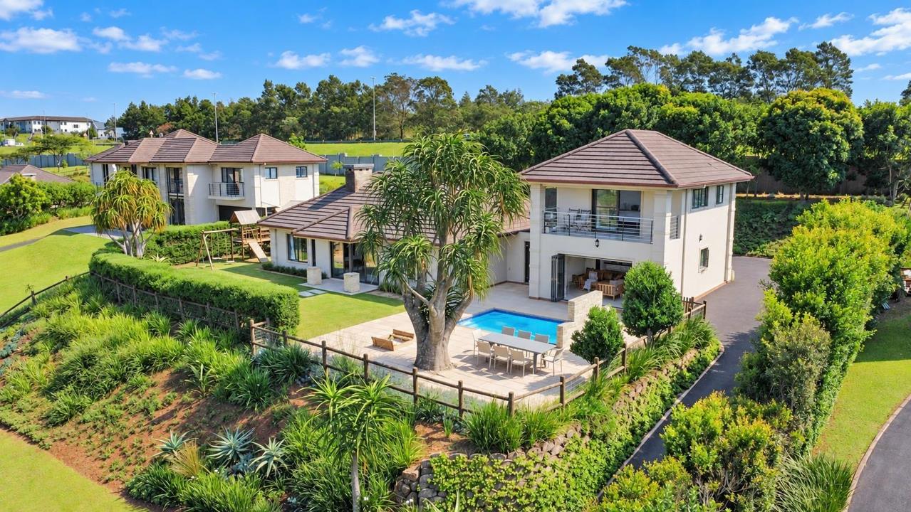 3 Bedroom House in Acutts Estate