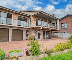 House for sale in Fraaiuitsig