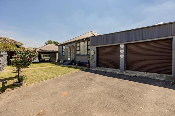 SPACIOUS FAMILY HOME WITH RENTAL INCOME and MULTIPLE ADDITIONAL SPACE 

Looking for a property that offers space, versatility and ...