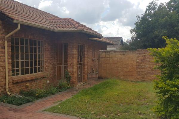 Discover a practical, well maintained townhouse in Bester, Bronkhorstspruit. This home offers a comfortable open plan living area that ...