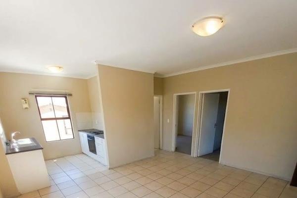 Convenient, Modern Living in Central Malmesbury.
Enjoy easy, low-maintenance living in this bright 2-bedroom apartment situated in the ...