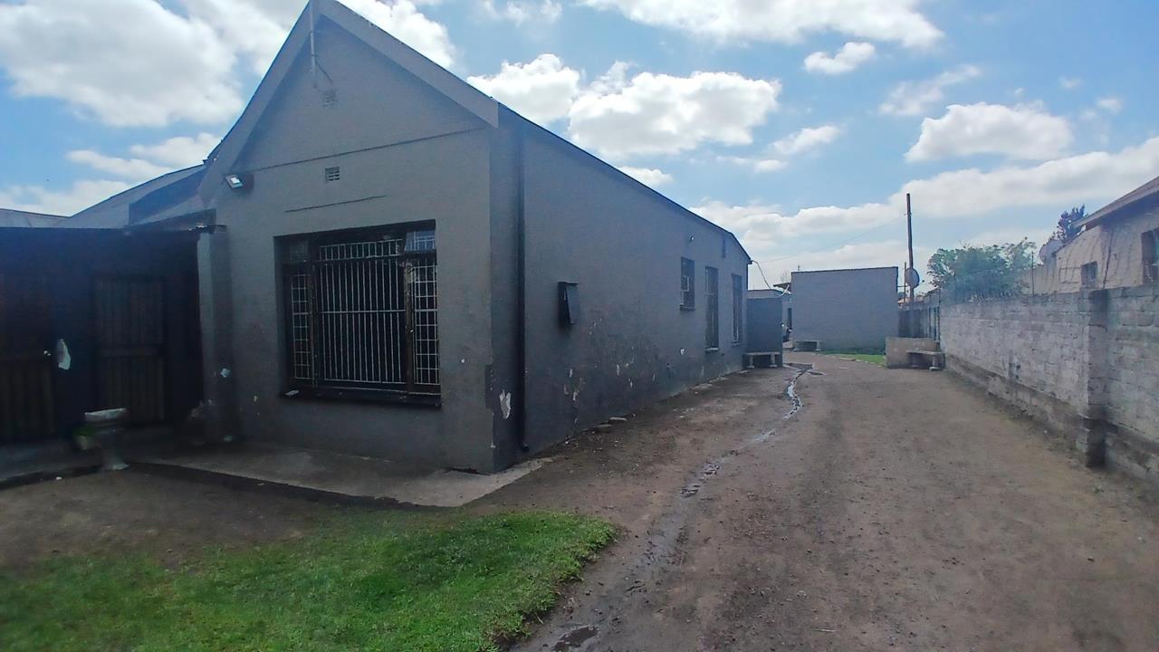 Listing number: P24-117675232, Image number: 1