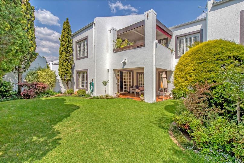 Listing number: P24-117675334, Image number: 2, Back