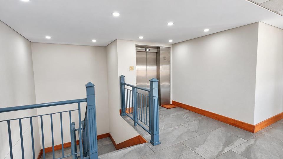 Listing number: P24-117675700, Image number: 2