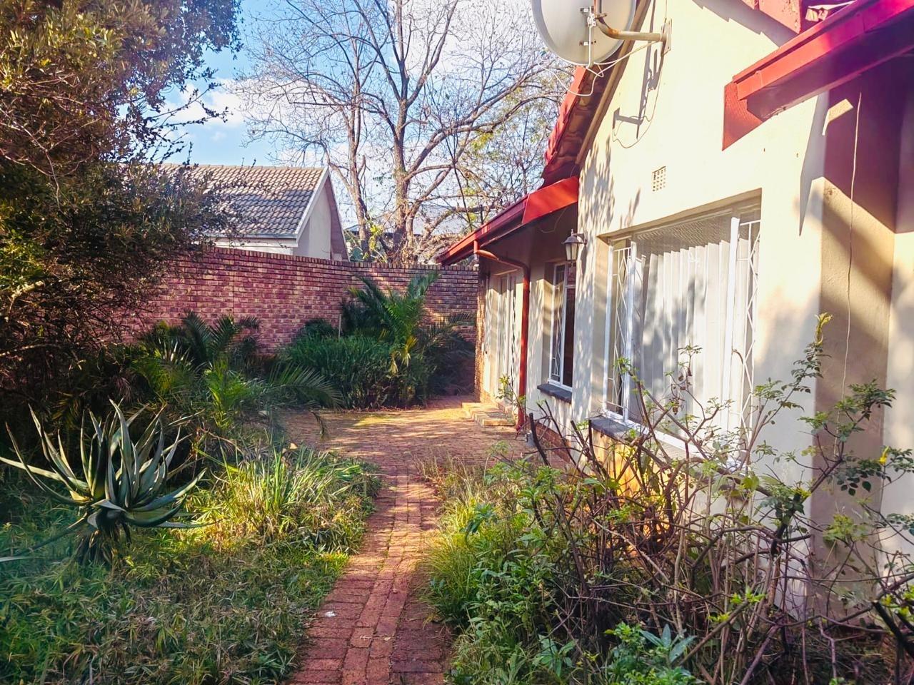 4 Bedroom House to Rent in Van Riebeeck Park