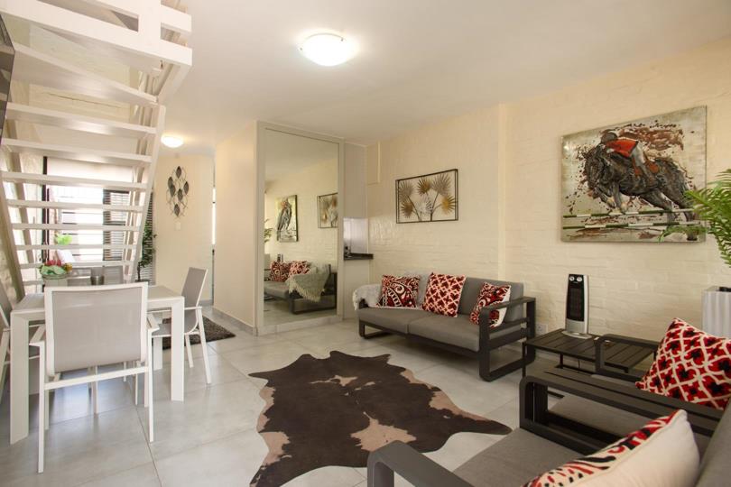 Listing number: P24-117676671, Image number: 2