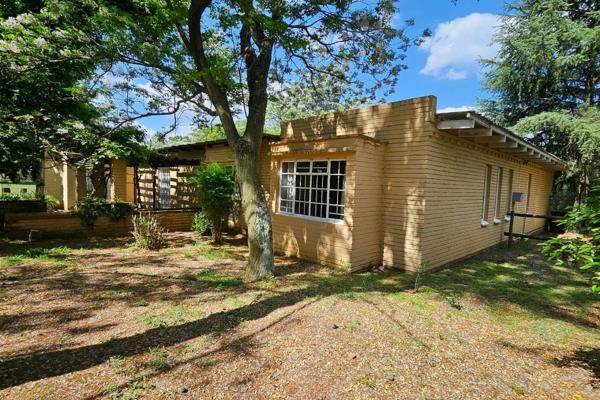 2 bedroom and 1 bathroom garden cottage on a small holding in valley settlements
situated close to the r59 highway, henley on klip and ...