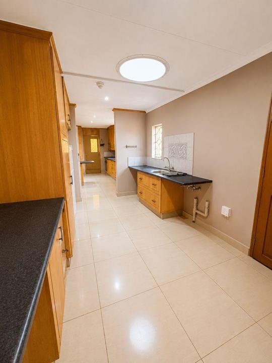 Listing number: P24-117679772, Image number: 2, Image