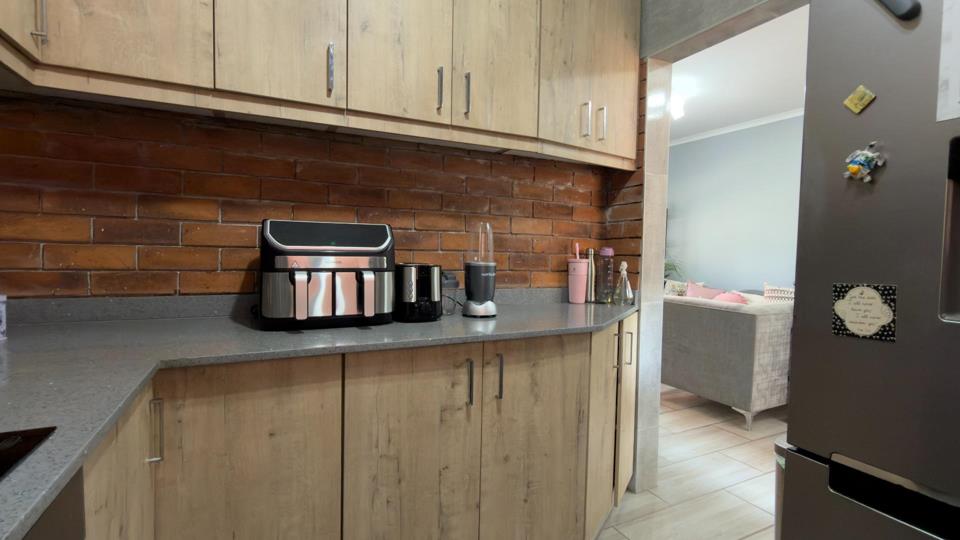 Listing number: P24-117680989, Image number: 3