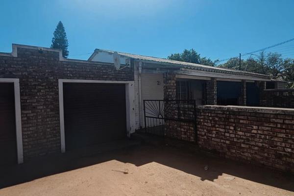 A l?ITTLE HOME WITH PLENTY OF POTENTIAL  - EXCLUSIVE MANDATE

Looking for an affordable start in the property market? This charming ...