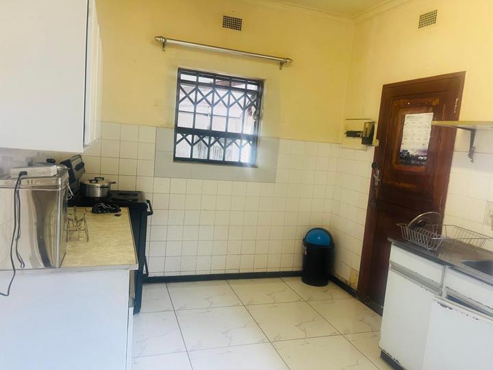 Listing number: P24-117681816, Image number: 2