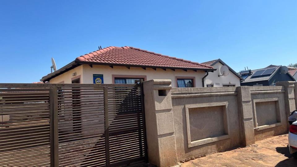Listing number: P24-117681983, Image number: 2