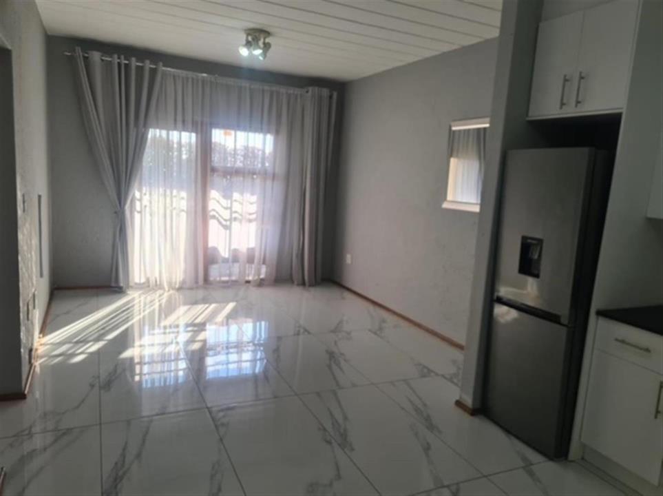 Listing number: P24-117681988, Image number: 1