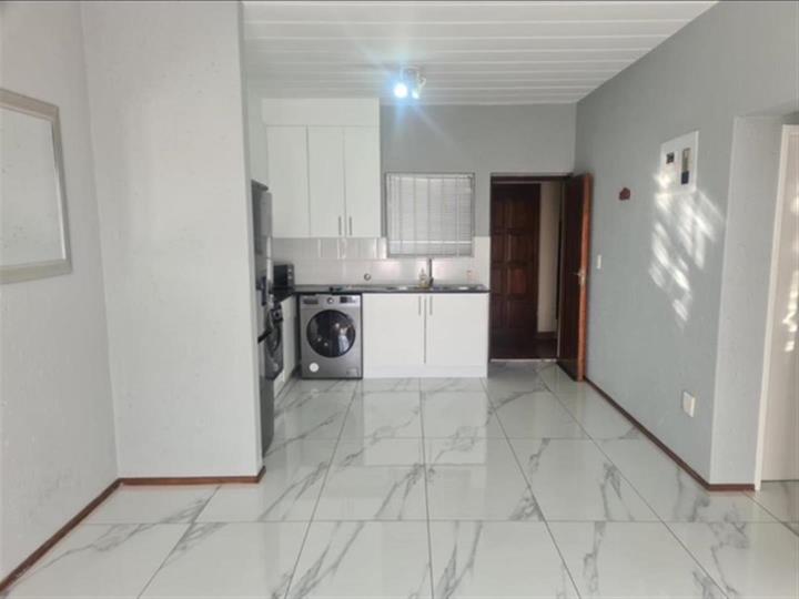 Listing number: P24-117681988, Image number: 2
