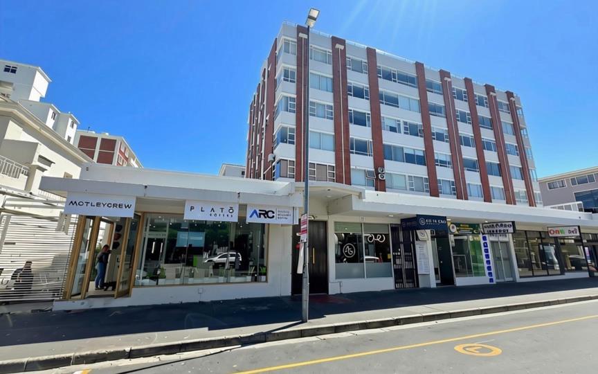 Listing number: P24-117681998, Image number: 2, La Fayette Sea Point 2