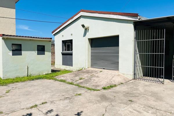 Located in the heart of Mthatha Central, this spacious back-office offers secure and p;ractical working environment.

The office ...