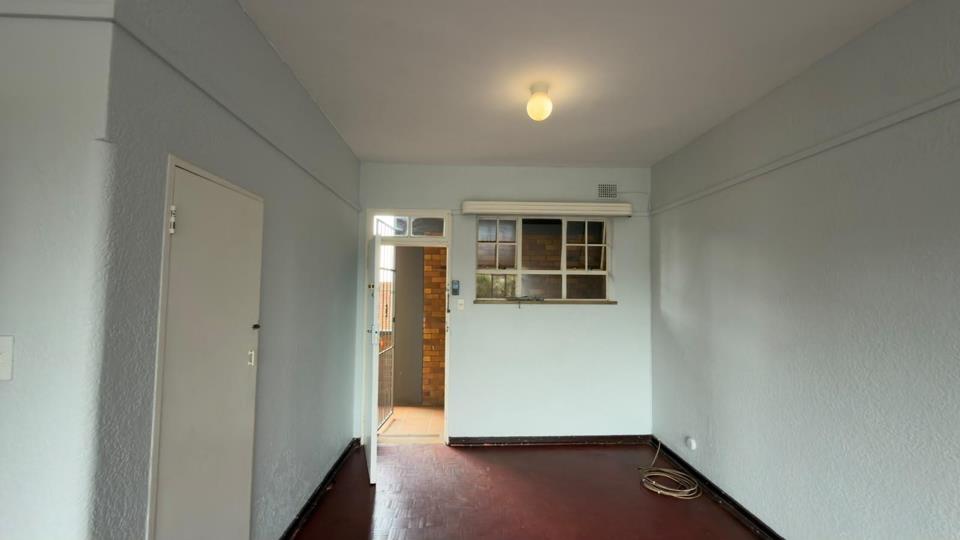 Listing number: P24-117683184, Image number: 2