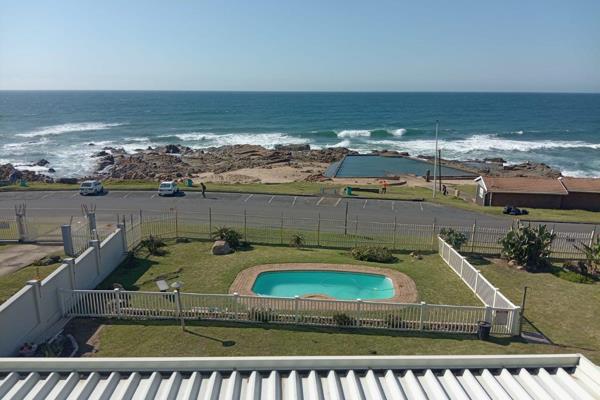 Enjoy relaxed coastal living in this charming three-bedroom, two-bathroom apartment, ideally situated in the popular seaside area of ...