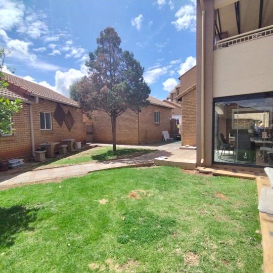 Listing number: P24-117684538, Image number: 2