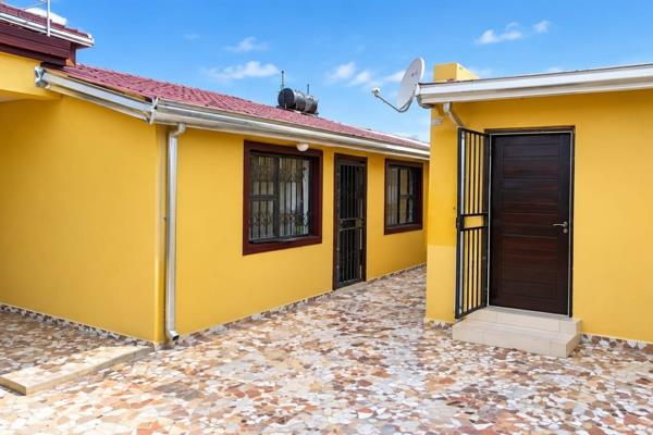 Bachelor Unit to Rent in Dobsonville, Soweto 

Rental: R3,500 per month 

This neat and affordable bachelor unit is ideal for a ...