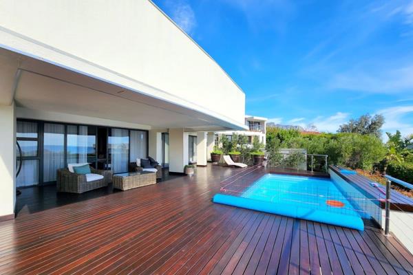 Position, size, convenience and luxury!! This magnificent family townhouse offers it all.

Found within close proximity of Camps Bay ...