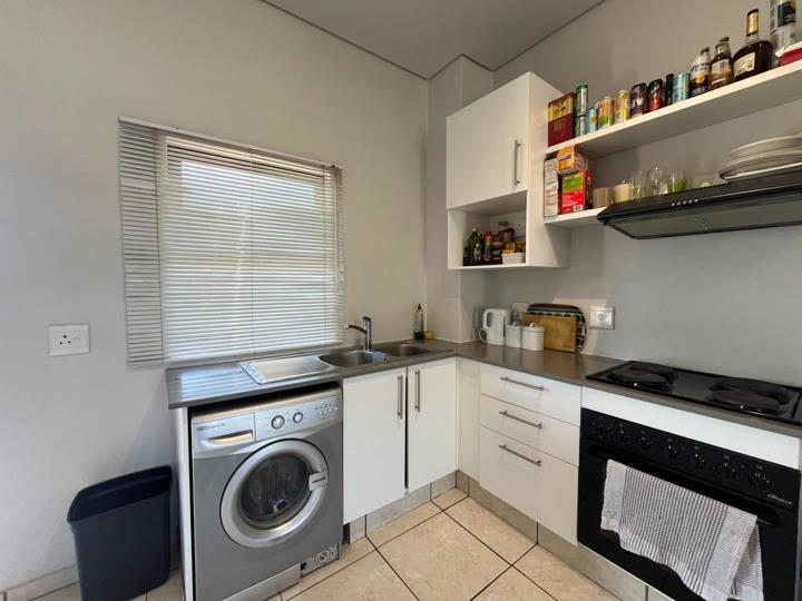 Listing number: P24-117688232, Image number: 2