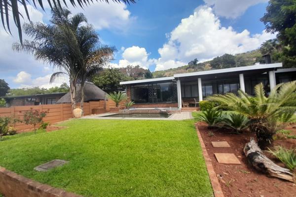 Spacious Family Home with 2-Bedroom Flatlet – Sinoville

Perfect for the extended family or an excellent rental-income ...