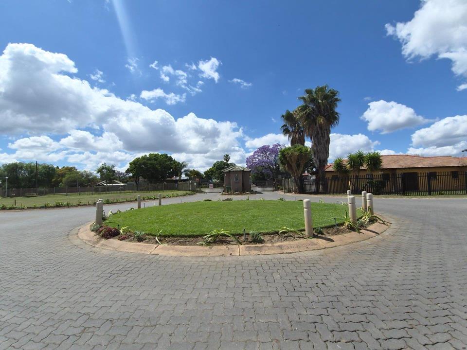 Listing number: P24-117689361, Image number: 1