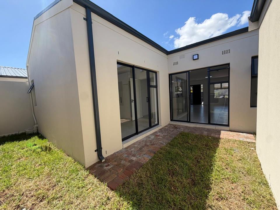 Listing number: P24-117690101, Image number: 1