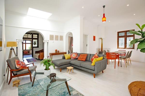 Set on a generous 941 m² erf in Upper Wynberg, this spacious single-level home ...