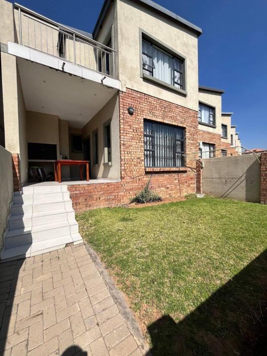 Listing number: P24-117694069, Image number: 2