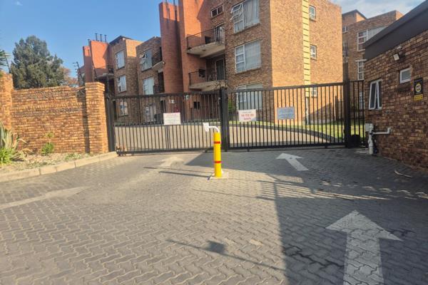 Charming 2- Bedroom Apartment for Sale In Vorna Valley, In Midrand

Modern Living| Secure Complex| Excellent Location


Welcome to this ...