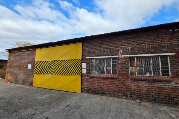 This neat and functional 200 m² commercial workshop is available to let immediately in the Burgersfort Industrial node. Offering ...