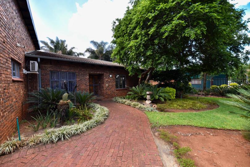 Listing number: P24-117697226, Image number: 2