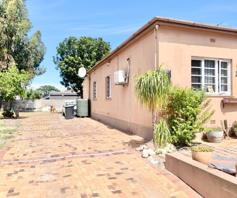 House for sale in Oakdale